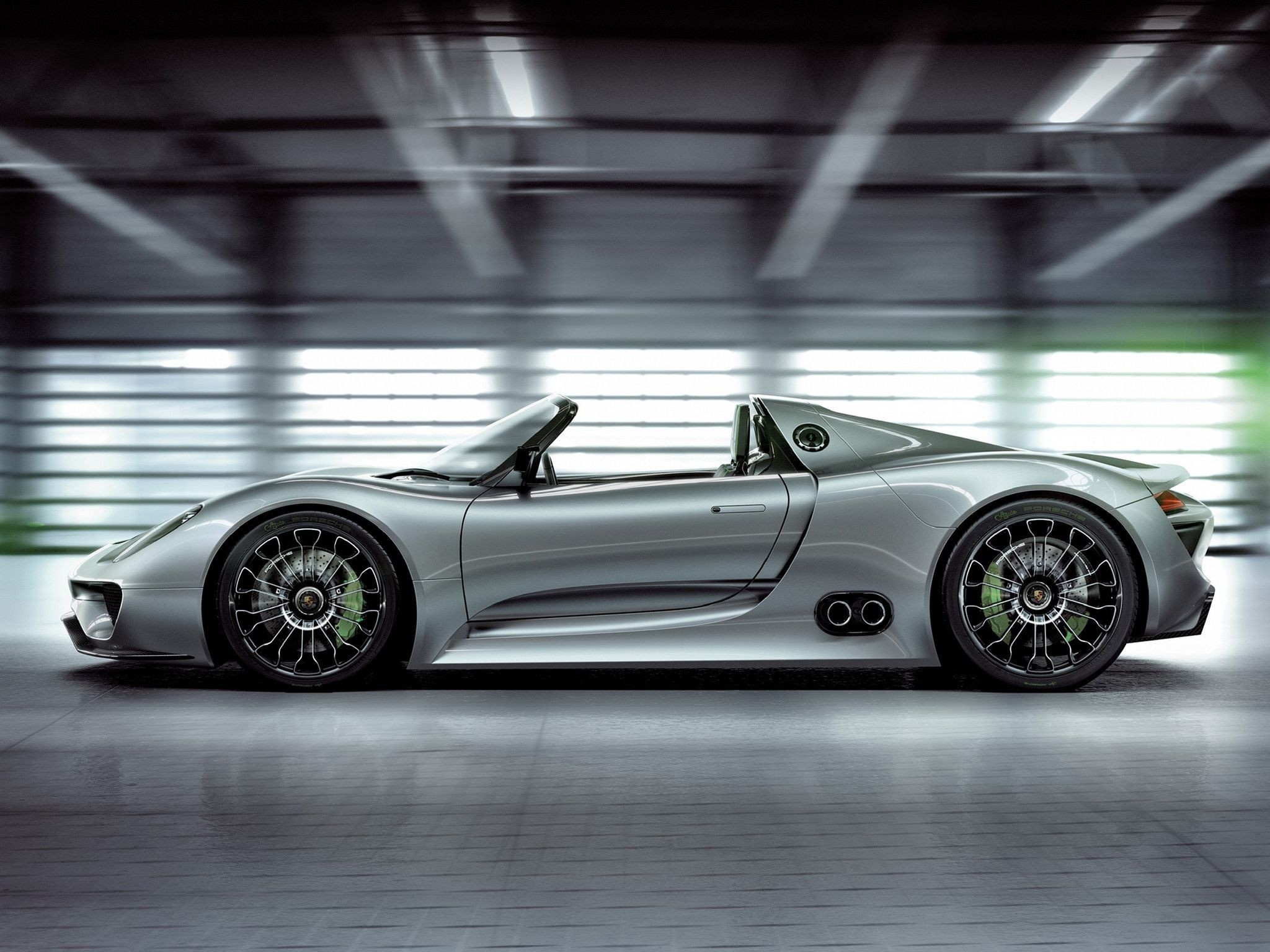 Porsche 918 Spyder: A Pinnacle of Hybrid Hypercar Engineering